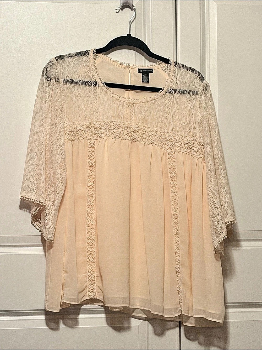 New Directions Lace Sleeve Blouse in Cream XL Like New